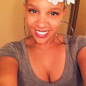 Meet your Posher, Charlayne